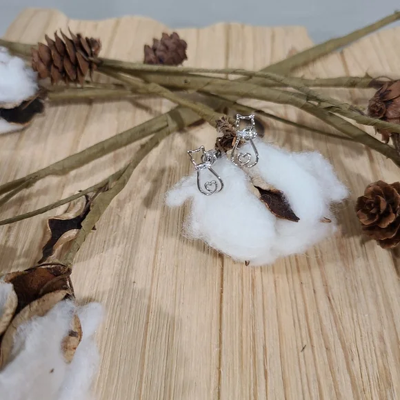 🐱🐱NEW🐱🐱ADORABLE!! Hollow Cat Earring with CZ'S on the collar in 925 Silver - Picture 12 of 13